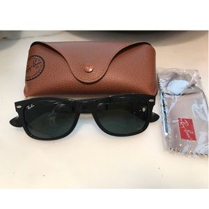 Never been worn Black RayBans WayFarer